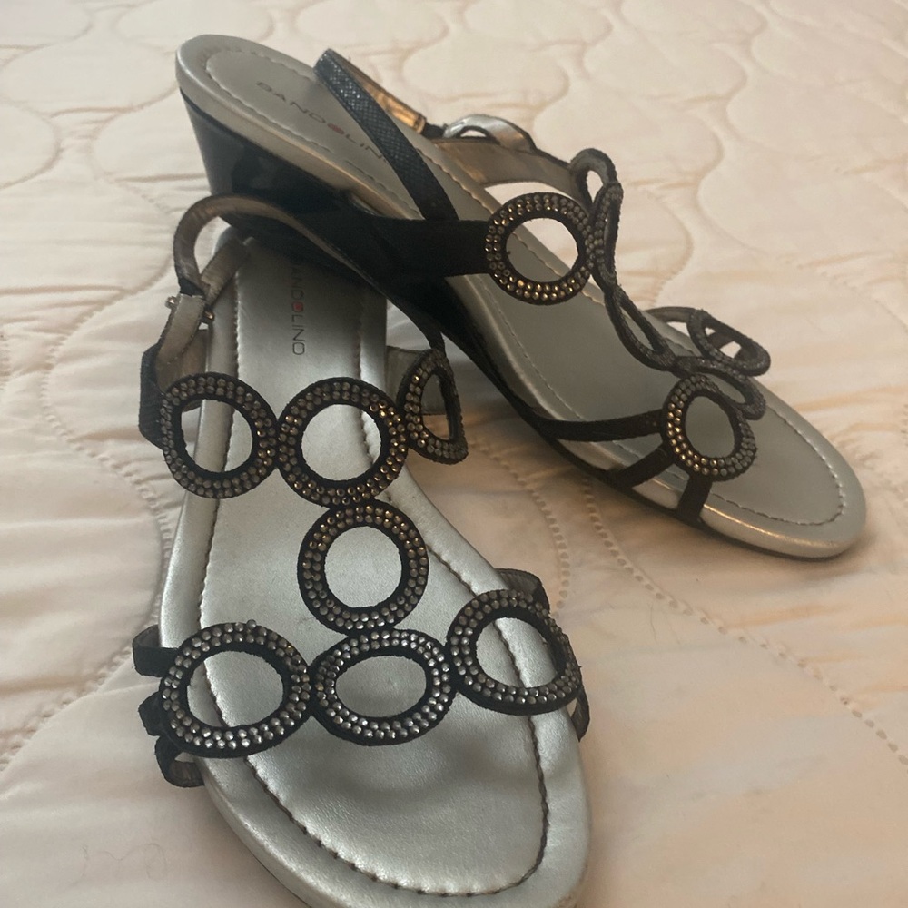 Bandolino Black Wedge Sandals with Geometric Design EUC Size 7 1/2